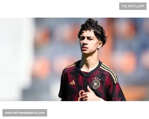 拜仁慕尼黑与费耶诺德后卫里德展开谈判 有意引进这位19岁新星