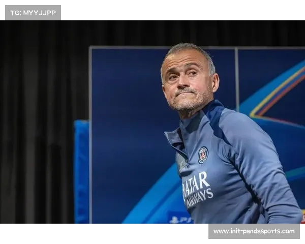 巴黎圣日耳曼下半场失误频出，恩里克场边神情凝重